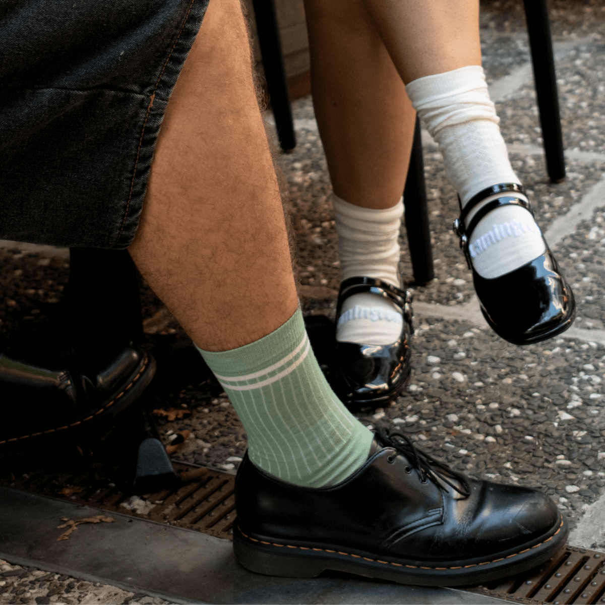 man wearing mens merino wool crew socks green nz